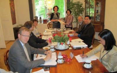 Aktionsbündnis Menschenrechte bei philippinscher Botschafterin zu Gast
